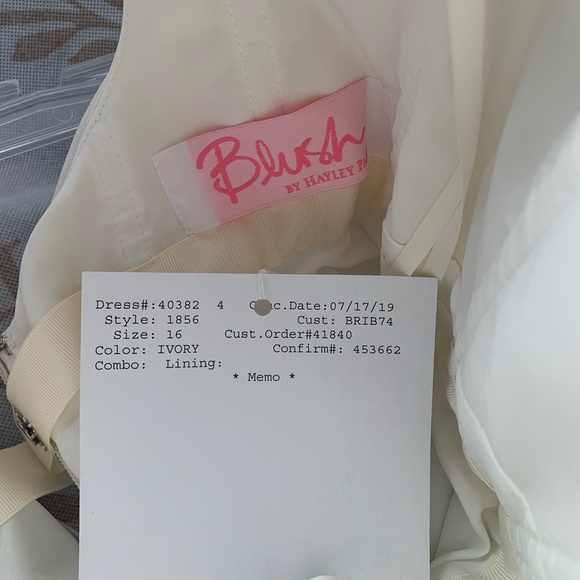 *New* Hayley Paige Olympia Wedding Gown (Never Worn & Never Altered) - Picture 4 of 4